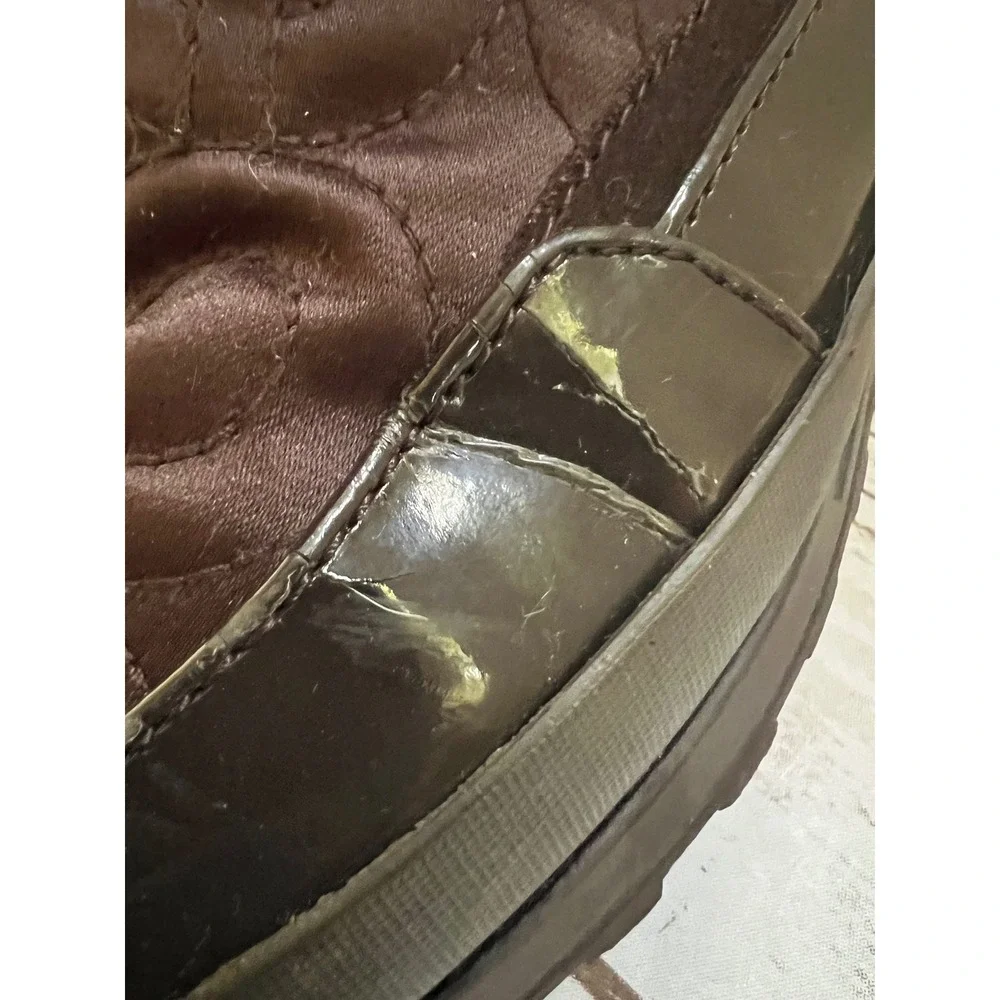 Coach Snow Boots Brown Quilted Signature Patent Trim Size 8